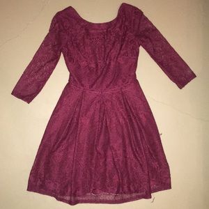 This dress is a long sleeve red dress